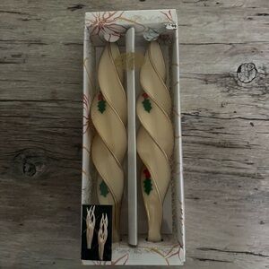 Robert Allan Elegant Cream and Gold 12” Feather Taper Candles. Vtg